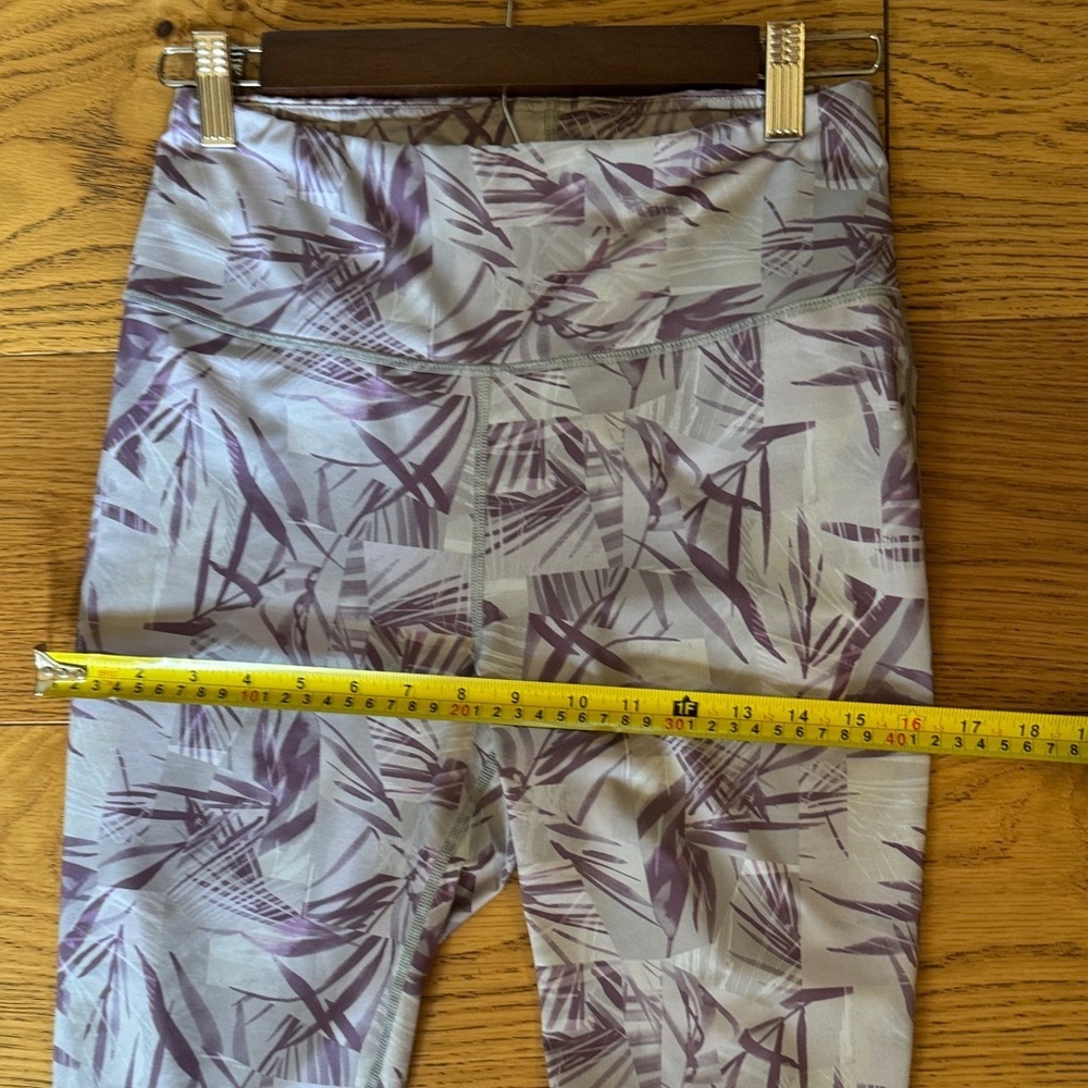 Women's Purple Patterned Leggings Medium - Picture 3 of 4